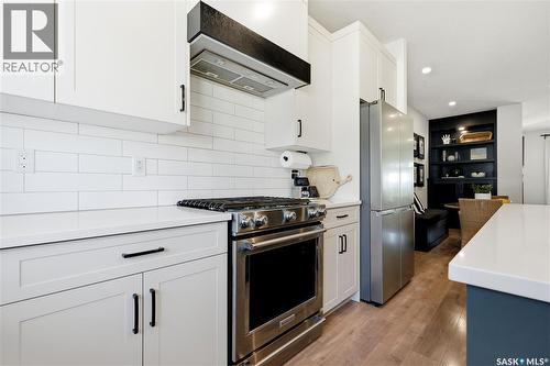 1039 4Th Street E, Saskatoon, SK - Indoor Photo Showing Kitchen With Upgraded Kitchen