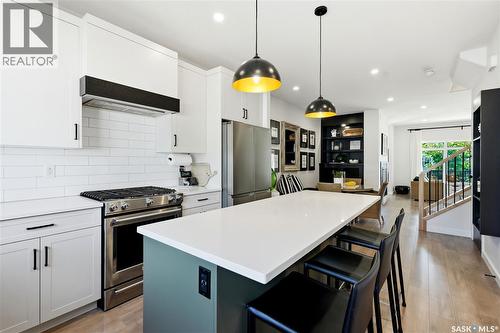 1039 4Th Street E, Saskatoon, SK - Indoor Photo Showing Kitchen With Upgraded Kitchen