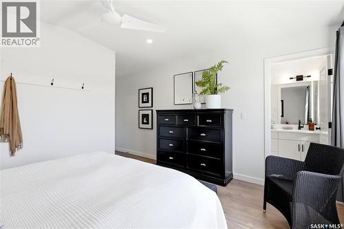 1039 4Th Street E, Saskatoon, SK - Indoor Photo Showing Bedroom