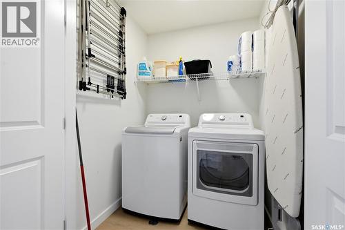 1039 4Th Street E, Saskatoon, SK - Indoor Photo Showing Laundry Room