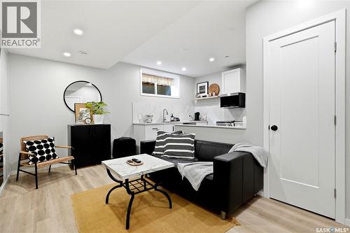 1039 4Th Street E, Saskatoon, SK - Indoor