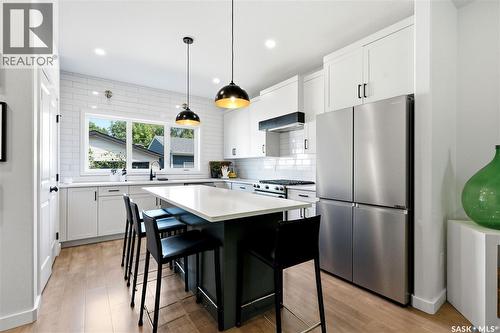 1039 4Th Street E, Saskatoon, SK - Indoor Photo Showing Kitchen With Upgraded Kitchen
