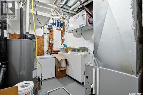 1039 4Th Street E, Saskatoon, SK - Indoor Photo Showing Laundry Room