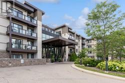 203 - 128 GARDEN DRIVE  Oakville, ON L6K 0H7