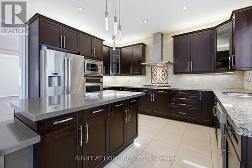 4713 Thomas Alton Boulevard, Burlington, ON - Indoor Photo Showing Kitchen With Double Sink With Upgraded Kitchen