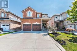 151 FAIRHILL AVENUE  Brampton, ON L7A 2J4