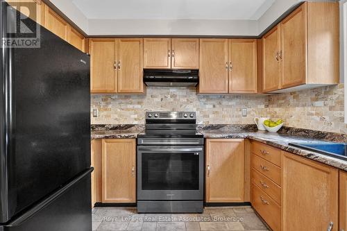 8 Horsham Street, Brampton, ON - Indoor Photo Showing Kitchen