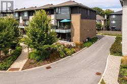 312 SANCTUARY PRIVATE  Ottawa, ON K1S 5W1