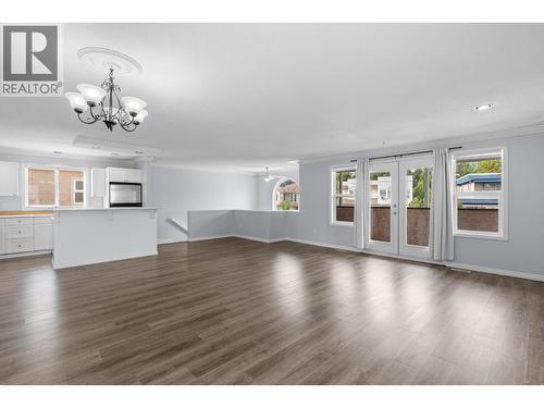 131 Celano Crescent, Kelowna, BC - Indoor Photo Showing Living Room