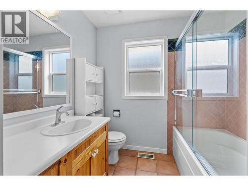 131 Celano Crescent, Kelowna, BC - Indoor Photo Showing Bathroom