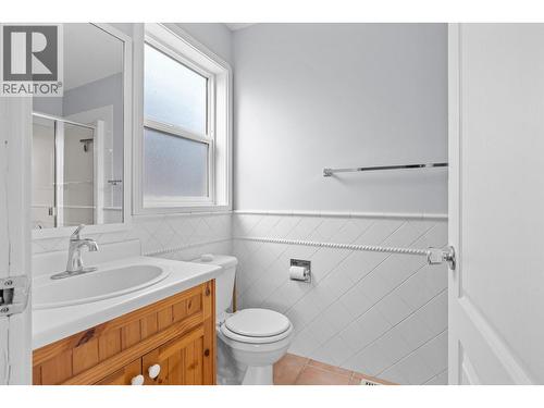 131 Celano Crescent, Kelowna, BC - Indoor Photo Showing Bathroom