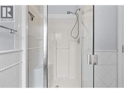 131 Celano Crescent, Kelowna, BC - Indoor Photo Showing Bathroom
