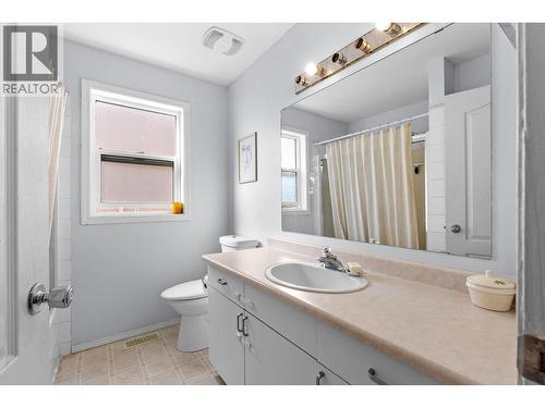 131 Celano Crescent, Kelowna, BC - Indoor Photo Showing Bathroom