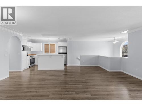 131 Celano Crescent, Kelowna, BC - Indoor Photo Showing Kitchen