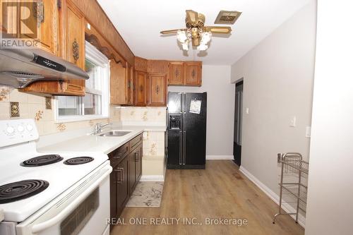 MAIN - 157 SHROPSHIRE DRIVE , Toronto, Ontario M1P 1Z6 5