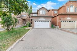 14 CRESTRIDGE DRIVE  Caledon, ON L7E 2T7