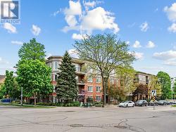 406 - 2301 PARKHAVEN BOULEVARD  Oakville, ON L6H 6V6