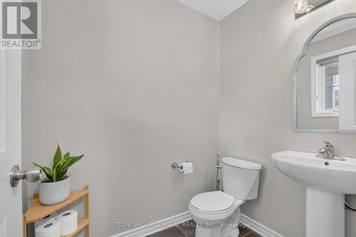 7 Chatfield Street, Ingersoll, ON - Indoor Photo Showing Bathroom