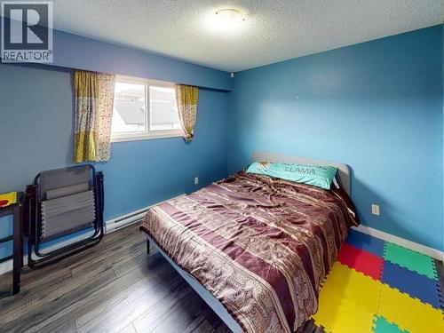 4922 Saskatchewan Ave, Powell River, BC - Indoor Photo Showing Bedroom