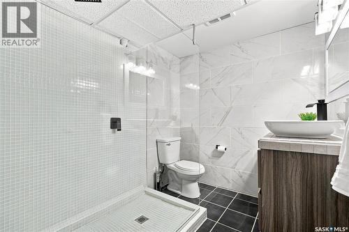 39 Brown Crescent, Saskatoon, SK - Indoor Photo Showing Bathroom