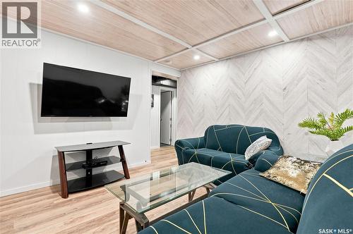 39 Brown Crescent, Saskatoon, SK - Indoor Photo Showing Living Room
