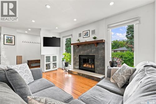 39 Brown Crescent, Saskatoon, SK - Indoor Photo Showing Living Room With Fireplace