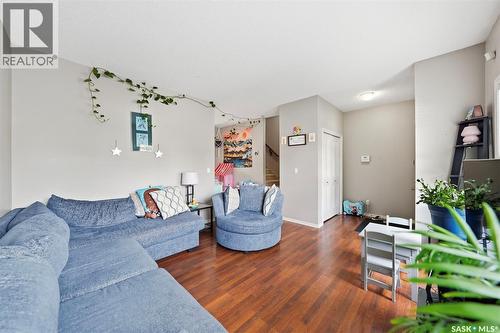 150 Lynd Crescent, Saskatoon, SK - Indoor Photo Showing Living Room