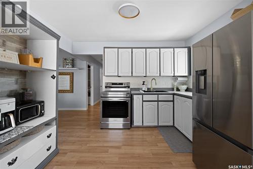 64 Coldwell Road, Regina, SK - Indoor Photo Showing Kitchen