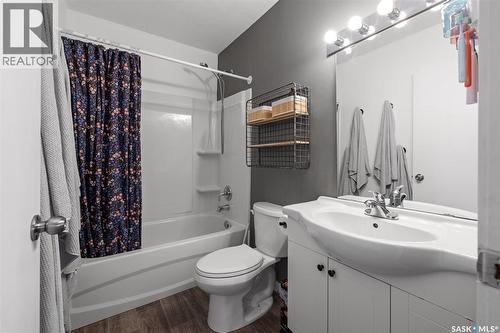 64 Coldwell Road, Regina, SK - Indoor Photo Showing Bathroom