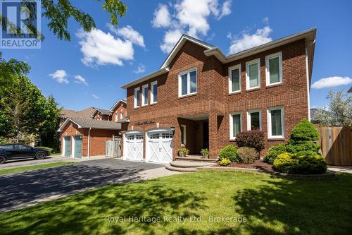 16 DONALD WILSON STREET  Whitby (Rolling Acres), ON L1R 2H5