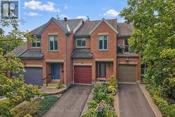 137 DUNBARTON COURT  Ottawa, ON K1K 4L6