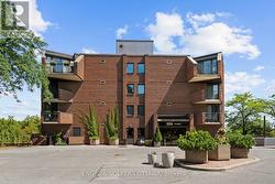 801 - 555 WILBROD STREET  Ottawa, ON K1N 5R4