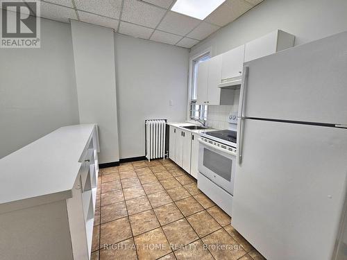 2 - 516 YONGE STREET , Toronto, Ontario M4Y 1X9 4