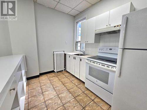 2 - 516 YONGE STREET , Toronto, Ontario M4Y 1X9 5