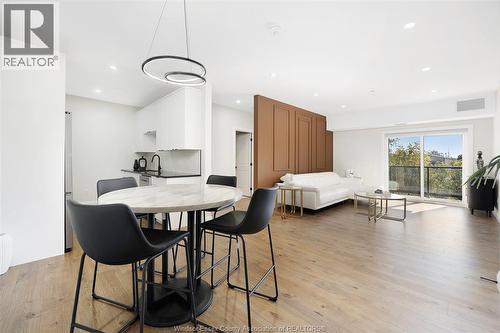 705 GRAND MARAIS Unit# 206 , Windsor, Ontario N8X 3H8 4