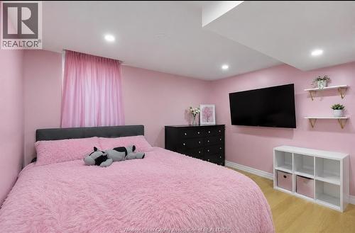 9335 Esplanade, Windsor, ON - Indoor Photo Showing Bedroom