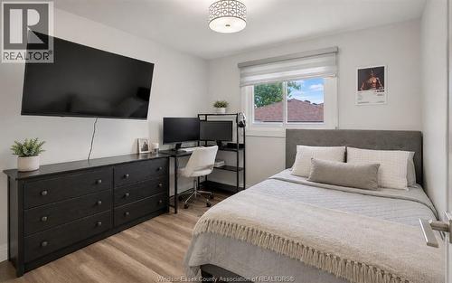 9335 Esplanade, Windsor, ON - Indoor Photo Showing Bedroom