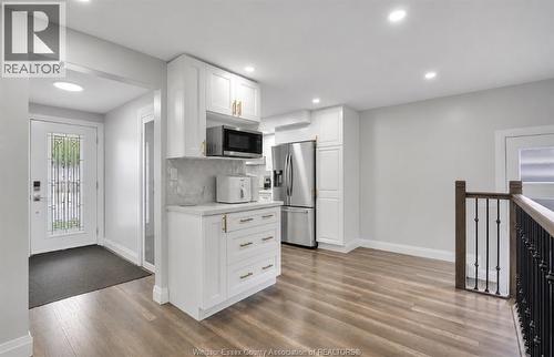 9335 Esplanade, Windsor, ON - Indoor Photo Showing Kitchen