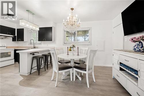 285 Stonybrook Drive, Kitchener, ON - Indoor Photo Showing Dining Room