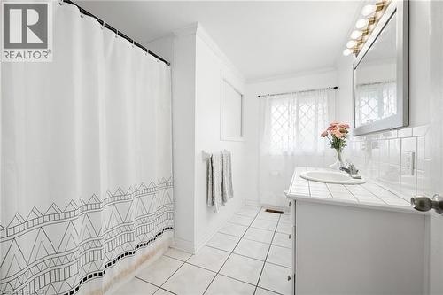 285 Stonybrook Drive, Kitchener, ON - Indoor