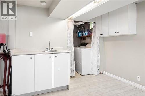 285 Stonybrook Drive, Kitchener, ON - Indoor Photo Showing Laundry Room