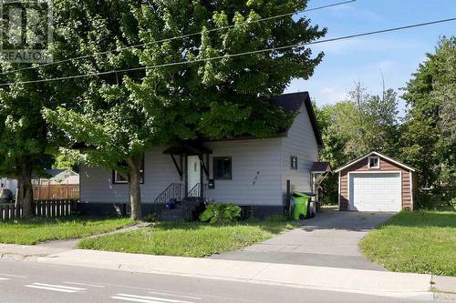 432 Wallace TER  Sault Ste. Marie, ON P6C 1L2
