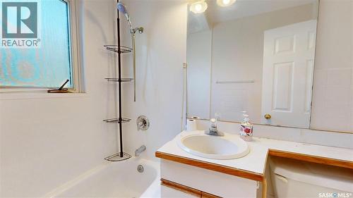 3600 Regina Avenue, Regina, SK - Indoor Photo Showing Bathroom