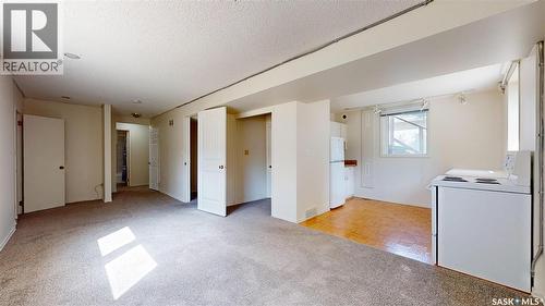 3600 Regina Avenue, Regina, SK - Indoor Photo Showing Other Room