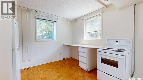 3600 Regina Avenue, Regina, SK - Indoor Photo Showing Kitchen