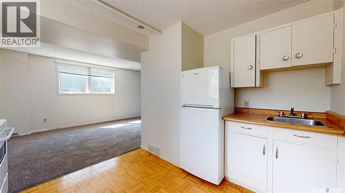3600 Regina Avenue, Regina, SK - Indoor Photo Showing Kitchen