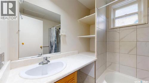3600 Regina Avenue, Regina, SK - Indoor Photo Showing Bathroom