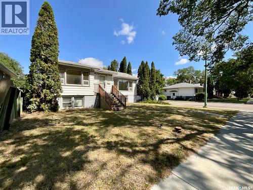 3600 Regina Avenue, Regina, SK - Outdoor