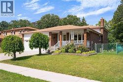 2535 PRIVET Crescent  Mississauga, ON L5B 2S5