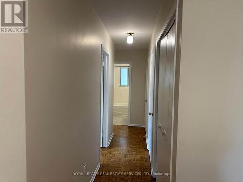 2 - 7 MOHAWK AVENUE , Mississauga, Ontario L5G 3R5 5